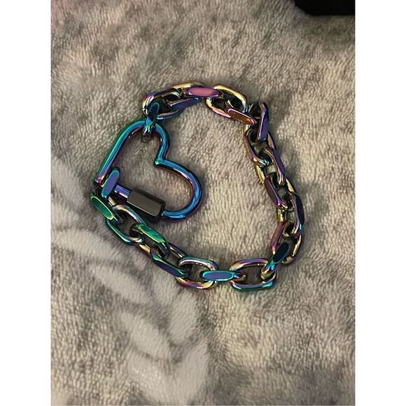 Aimee kestenberg iridescent its a love thing heart carabiner bracelet ch… - Picture 1 of 5